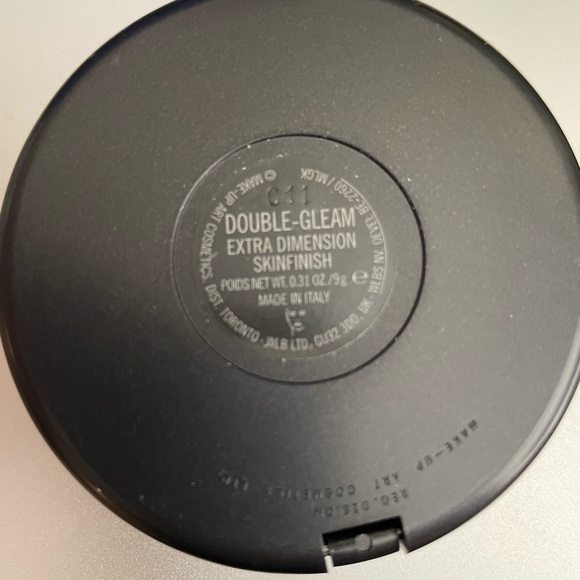 BNIB MAC Extra Dimension Skinfinish - Picture 3 of 3